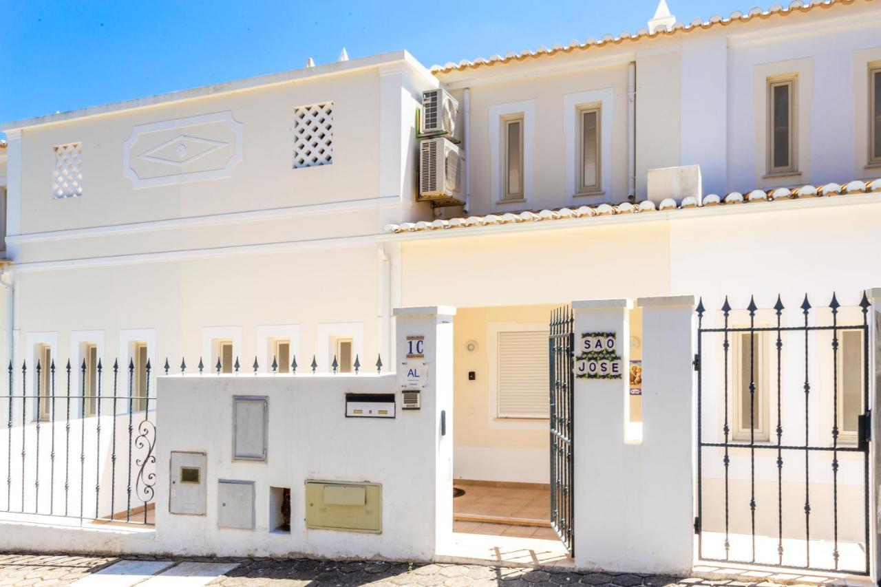 Cozy & Luxurious Getaway - 3 Decks Oceanview & Pool - Sao Jose Lejlighed Lagos Eksteriør billede